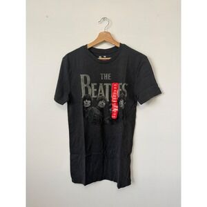 NWT The Beatles Graphic T-Shirt – Black – Size XS